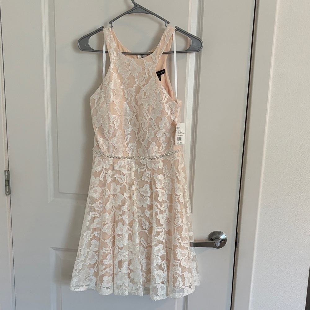 David’s Bridal City Triangles Lace Fit & Flare Dress Blush Ivory Size 8 NWT - Picture 2 of 9